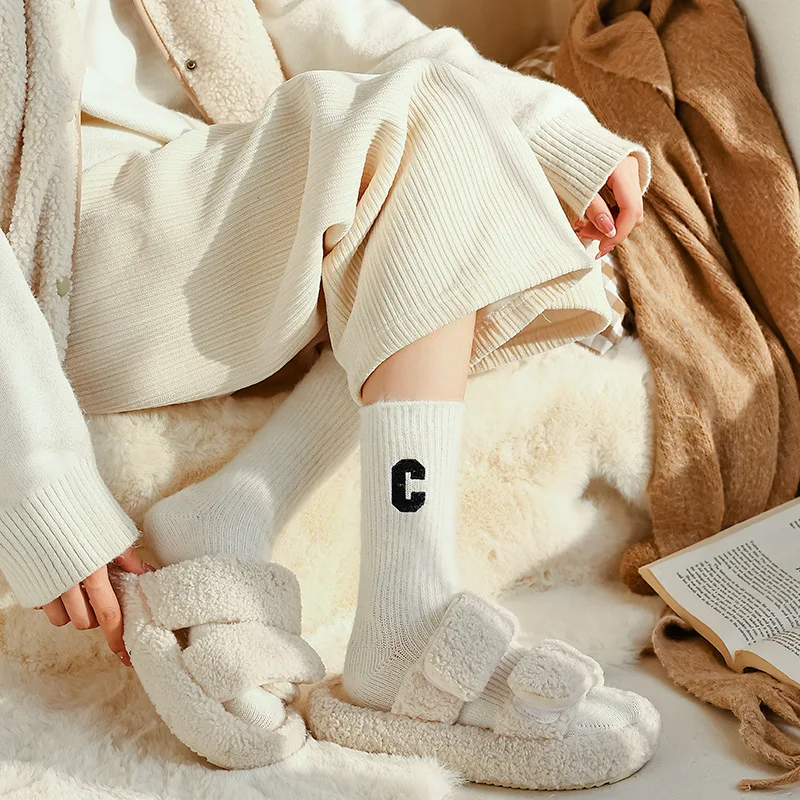 Luxe Vrouwen Wollen Sokken Warme Winter Dik Kasjmier Casual Japanse Mode Effen Kleur Comfortabel Huis Sok Lange, Hoge Kwaliteit