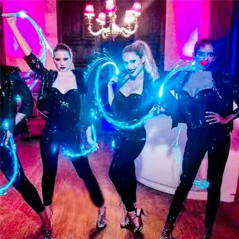 Oplaadbare Disco Dance Party Ruimte Zweep LED Fiber Optic Dansen 7 Kleuren Modi 360° Draaibaar Voor Rave EDM Muziek Festivals, Shows